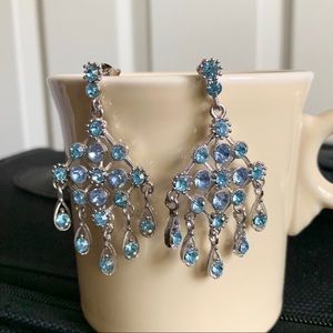 NWOT Blue costume earrings